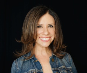 Headshot of Mandy Silverman, Mandyliciouschallah
